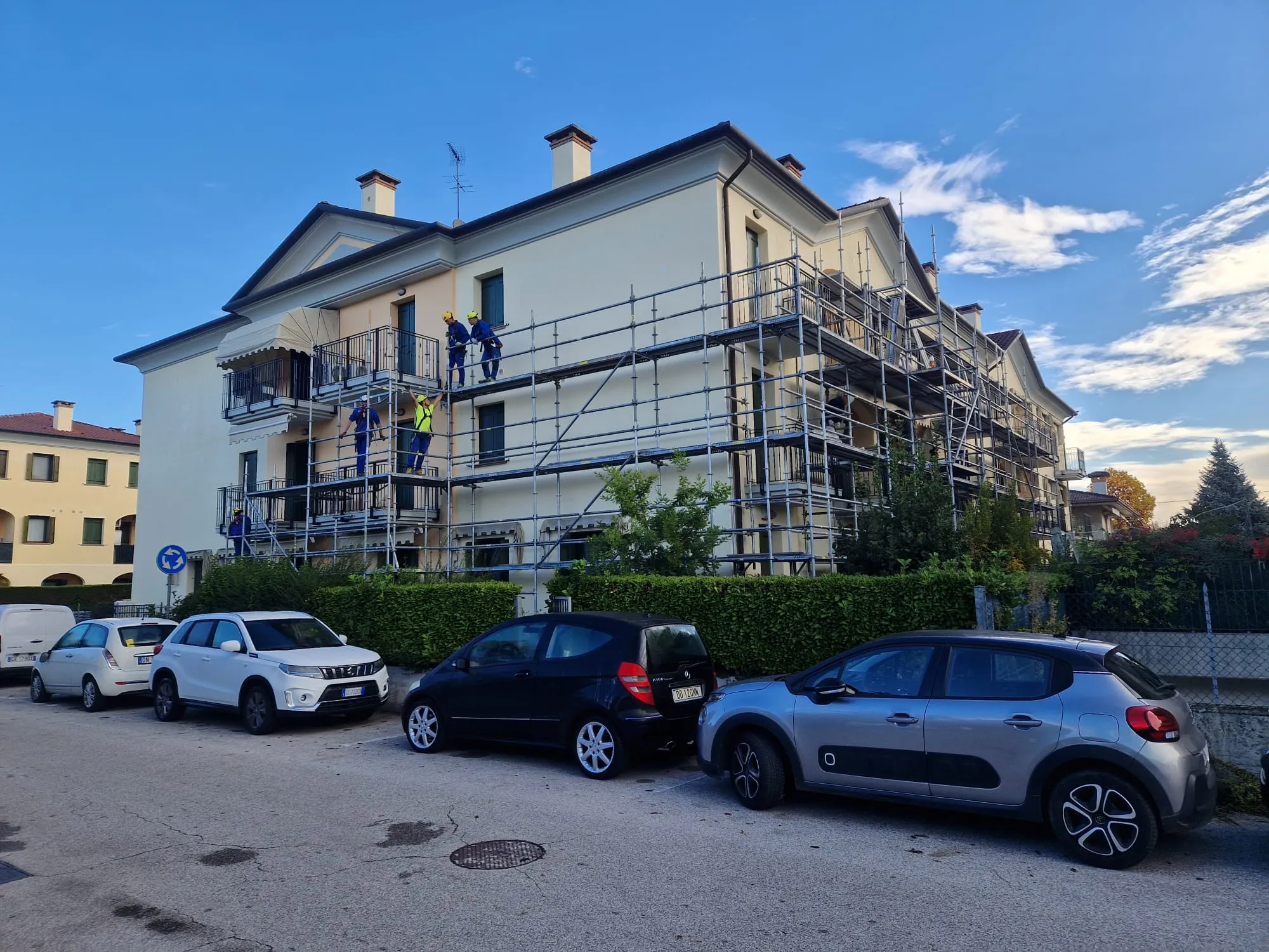 Realizzazione cappotto termico su edificio residenziale a Treviso